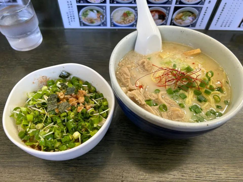 もつ煮ラーメン🍜ねぎめし|buhizouさん