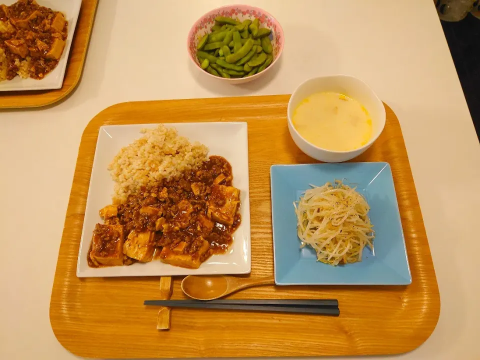 今日の昼食　麻婆丼、もやしナムル、枝豆|pinknari🐰🌈さん