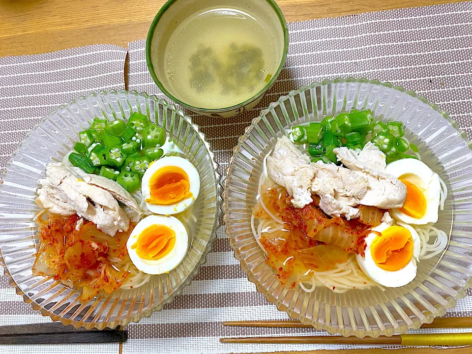 オクラ入り冷麺🇰🇷、ささみの出汁でチキンスープ🥣|1614さん