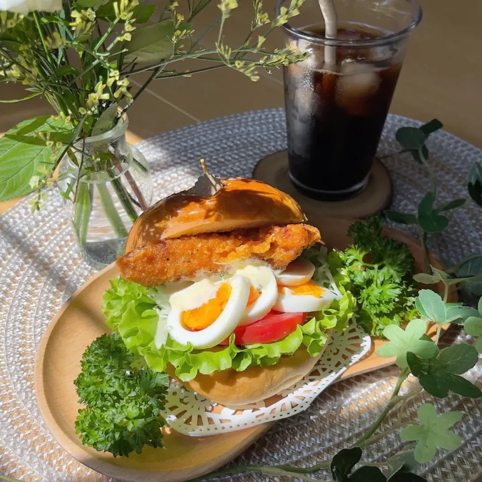 8/12❤︎プライドチキン半熟たまごバーガー🍔
午前中美容院へ💇‍♀️…遅ランチ|Makinsさん