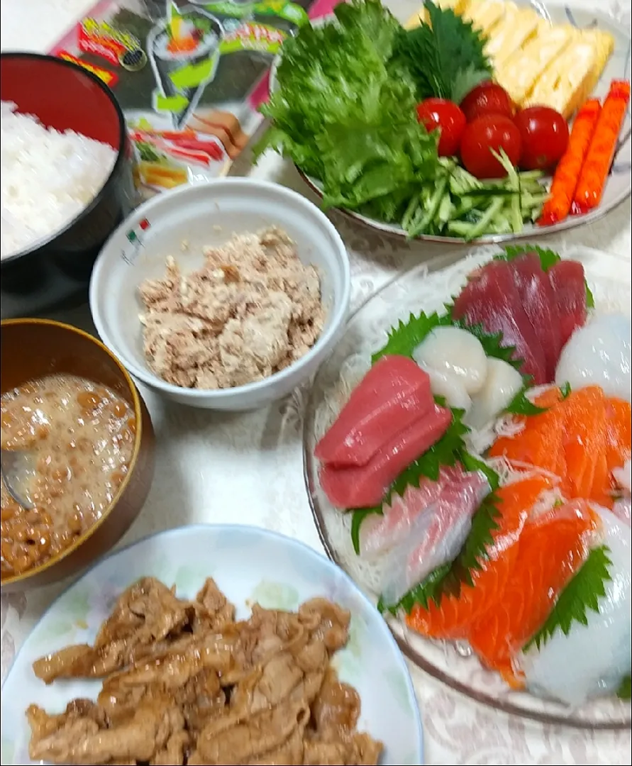 Snapdishの料理写真:☆今日の晩ごはん☆  手巻き寿司|hamamaさん