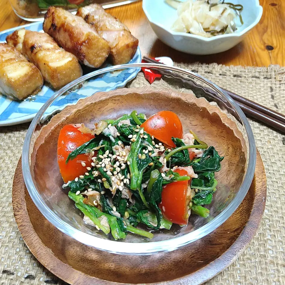 Snapdishの料理写真:モロヘイヤとトマトの
簡単おつまみ🌿🍅|とまと🍅さん