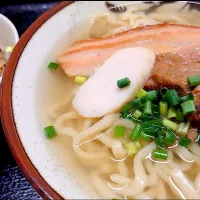 Snapdishの料理写真:【8/15までの催事出展：那覇市】
自家製生麺 タイラ製麺所
ミックス沖縄そば
 (1日50食限定、1,000円)
＋ジューシー (100食限定、300円)
＠東武百貨店池袋店 沖縄展
23187 (197,495)