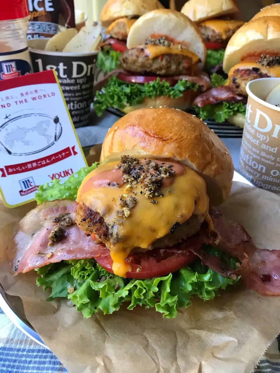 【ユウキ食品さん💗おいしい世界ごはんパートナー】ベーコンレタスバーガー🍔|まなまな♡さん