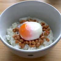 Snapdishの料理写真:温たま納豆丼|hermitさん