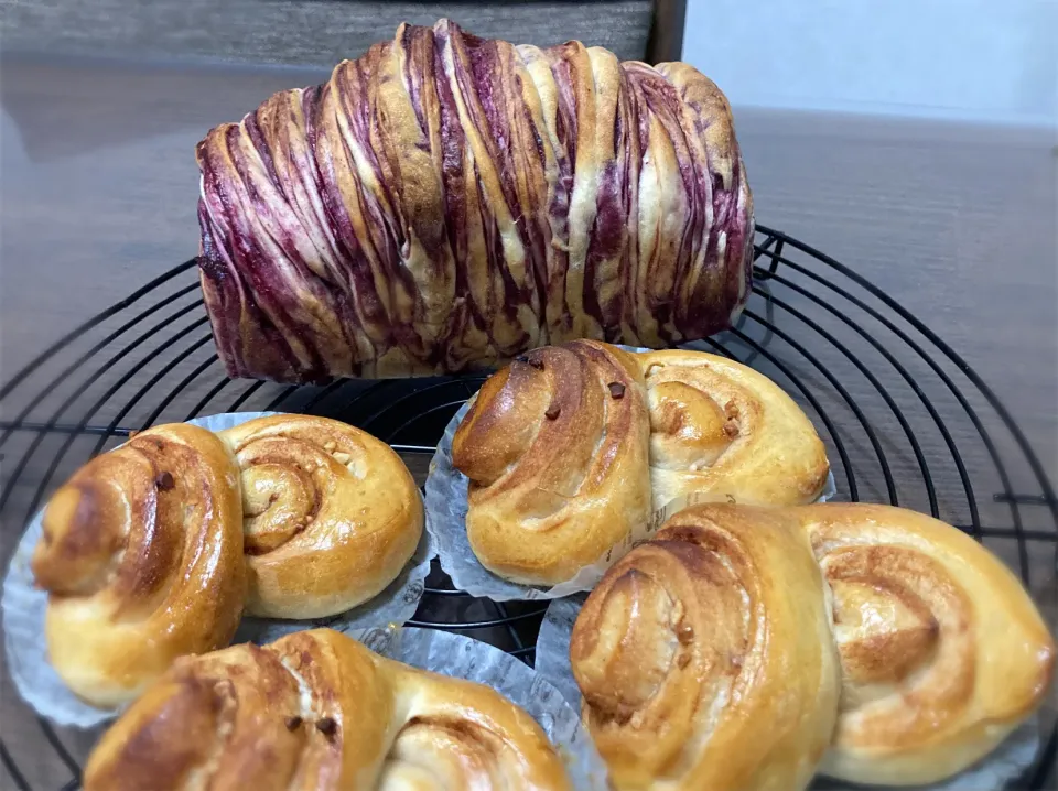 シナモンロールとベリーの折り込み食パン|S.Ishiharaさん