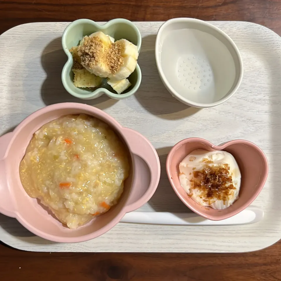 Snapdishの料理写真:和光堂 ふっくら親子どん、おかかとうふ、バナナのごま和え、湯冷し|km2571さん