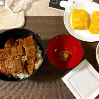 Snapdishの料理写真:うな丼|みんごはんさん