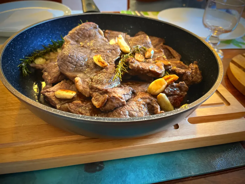 Rosemary, butter and garlic steak|Laki Maikaʻiさん