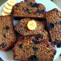 Snapdishの料理写真:blueberry and banana bread|Busisiwe Malunduさん