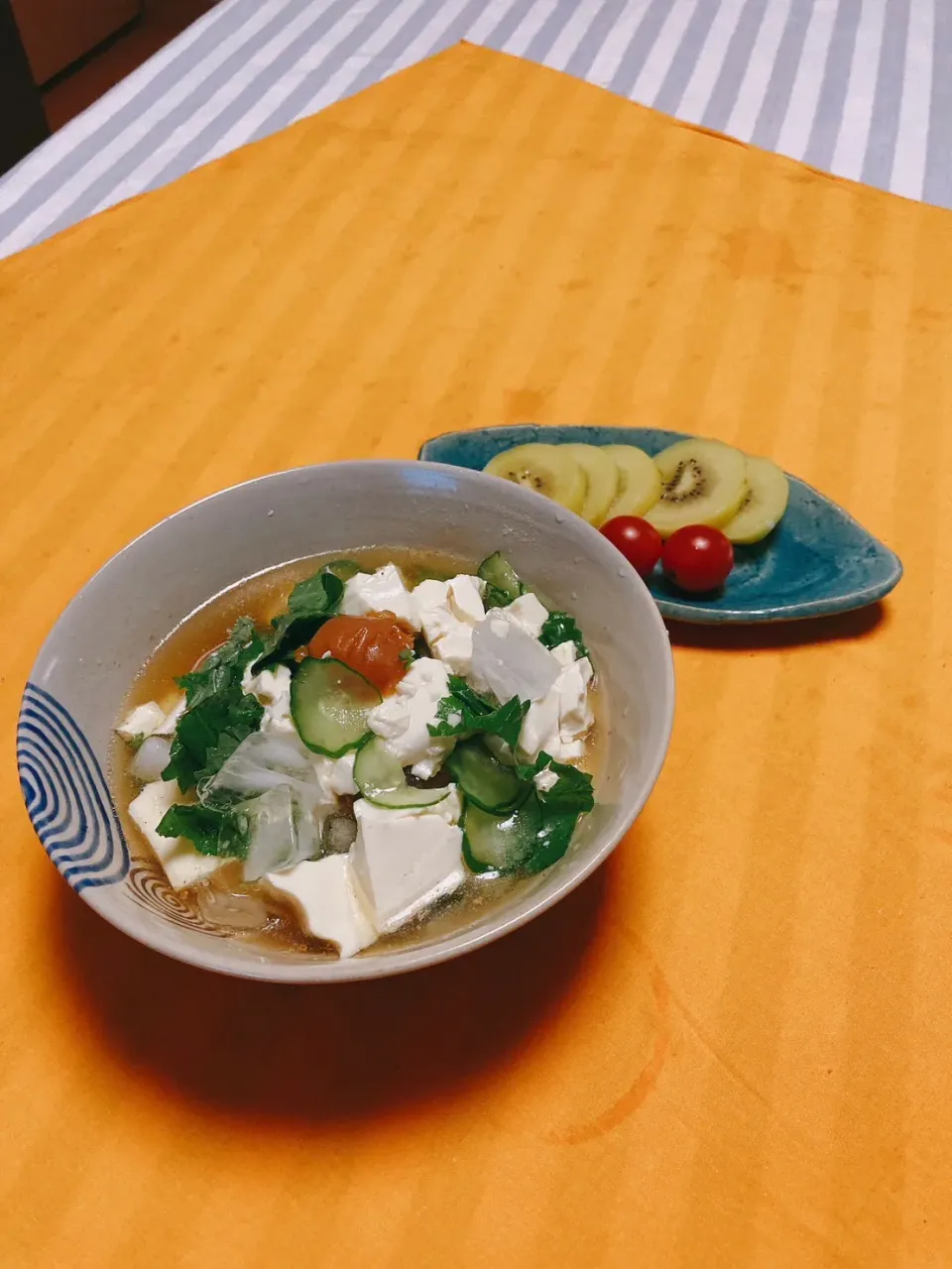 grandmaの晩ごはん☆ 今夜は、お昼に昨日の残りの牛丼を食べたから…
冷や汁でアッサリと頂きます|kaoriさん