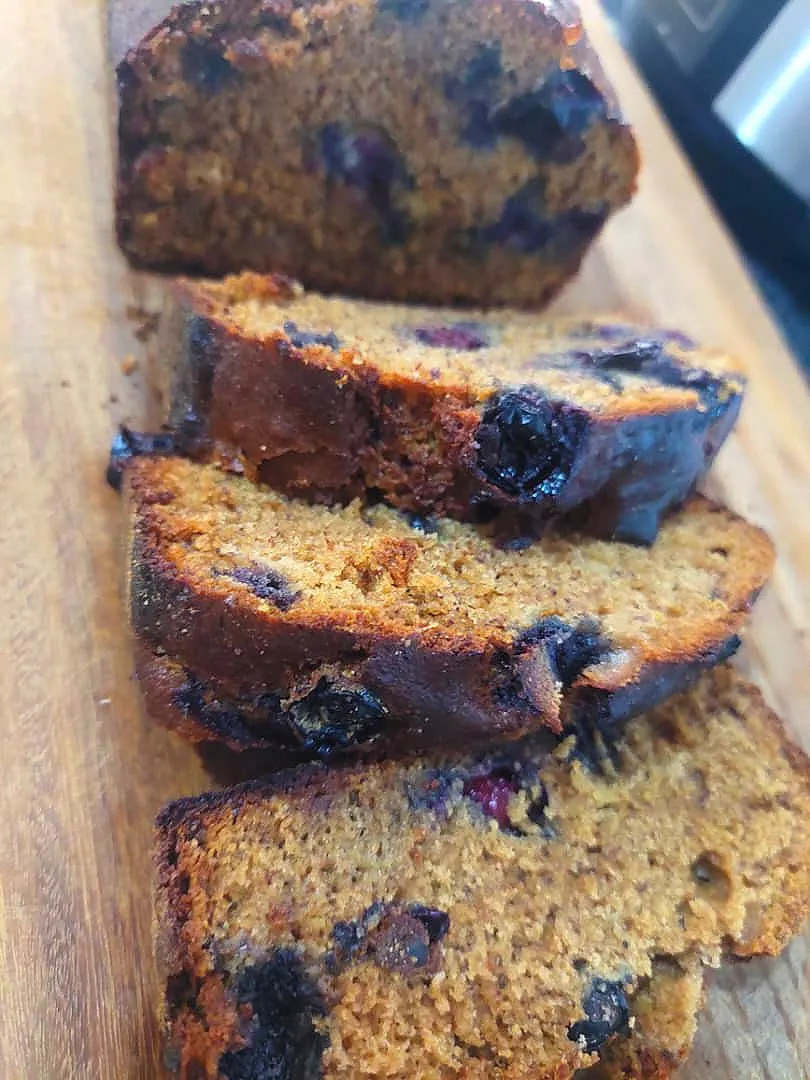 Snapdishの料理写真:blueberry and banana bread|Busisiwe Malunduさん