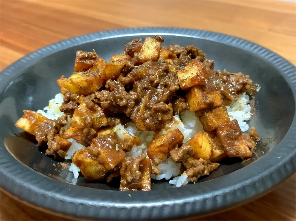 カリカリポテトのキーマカレー|ふくすけ食堂さん