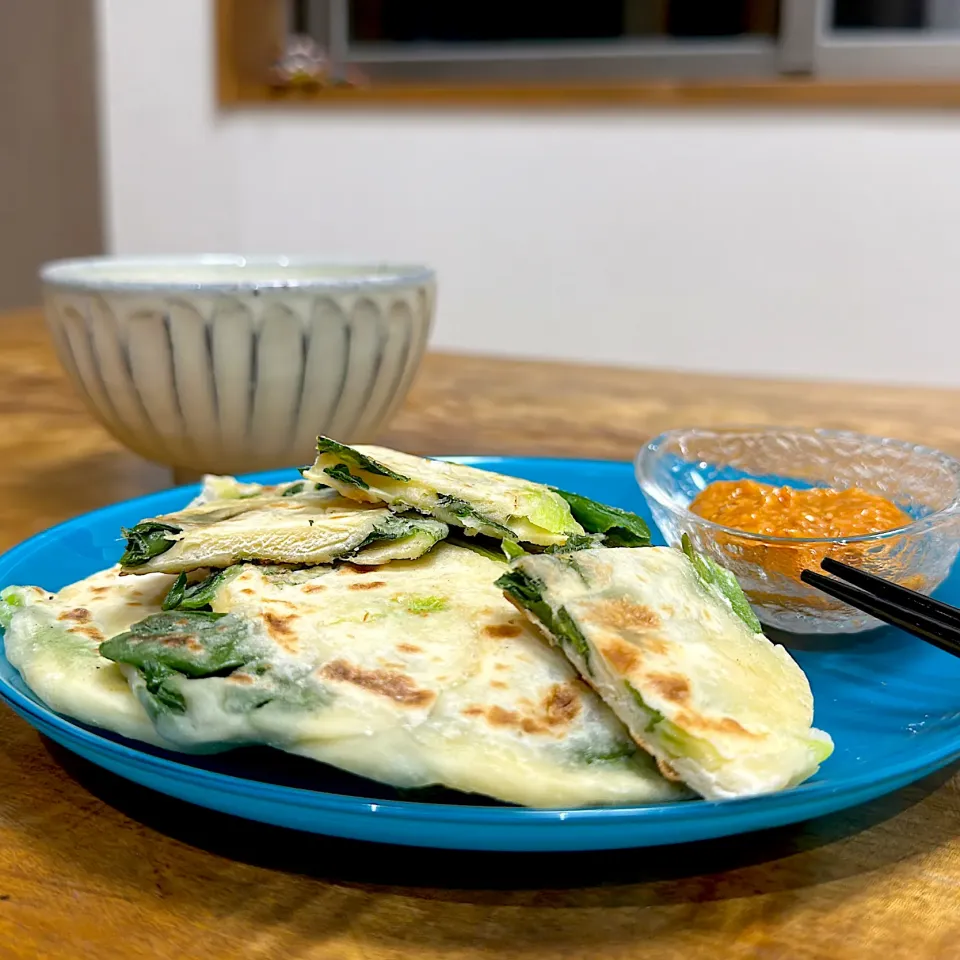 麹甘酒で朝食　ネギパンケーキ|くまちゃんさん