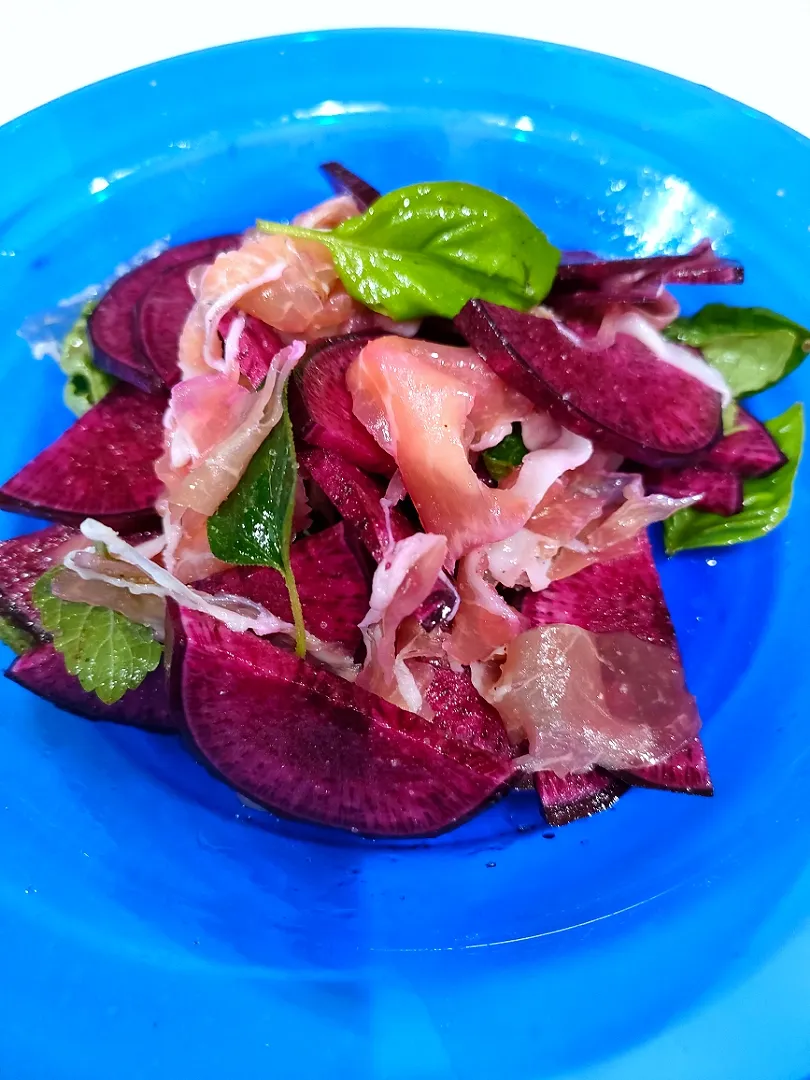 赤カブと生ハムのサラダ🥗|ファンメイ🌺さん