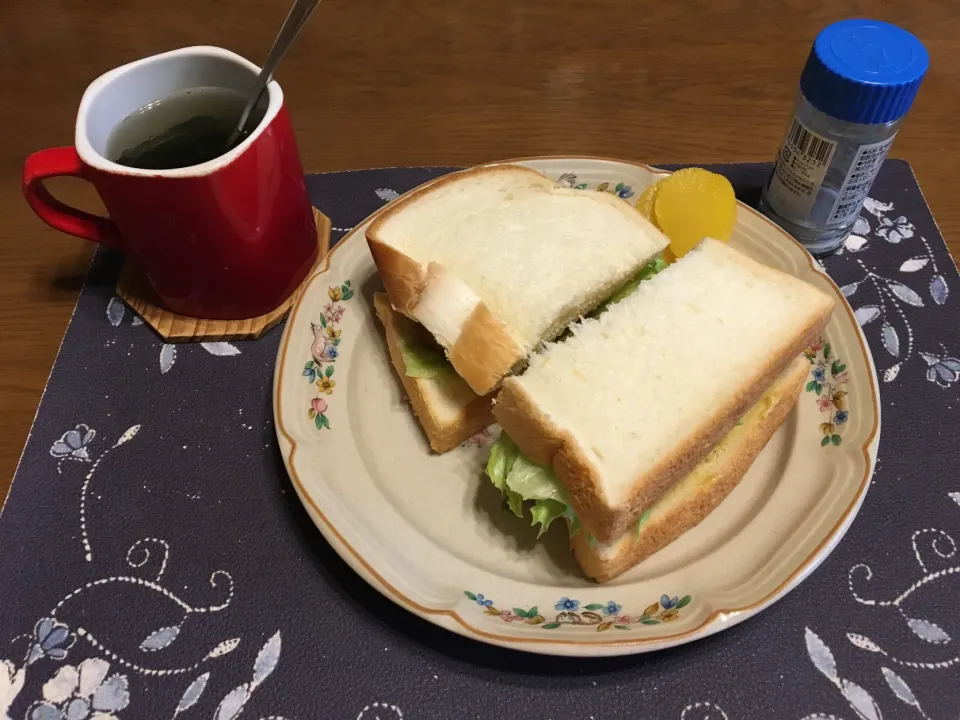 コロッケサンド、サンドイッチ(昼飯)|enarinさん