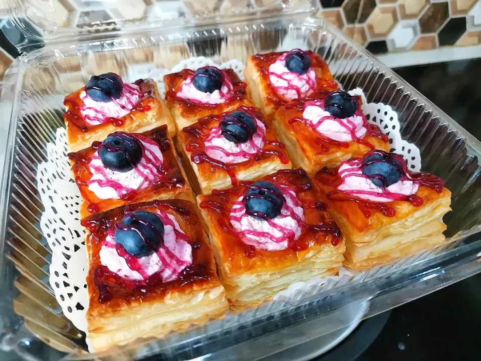 Snapdishの料理写真:Blueberry Cream Danish Pastry|winnyabdulさん