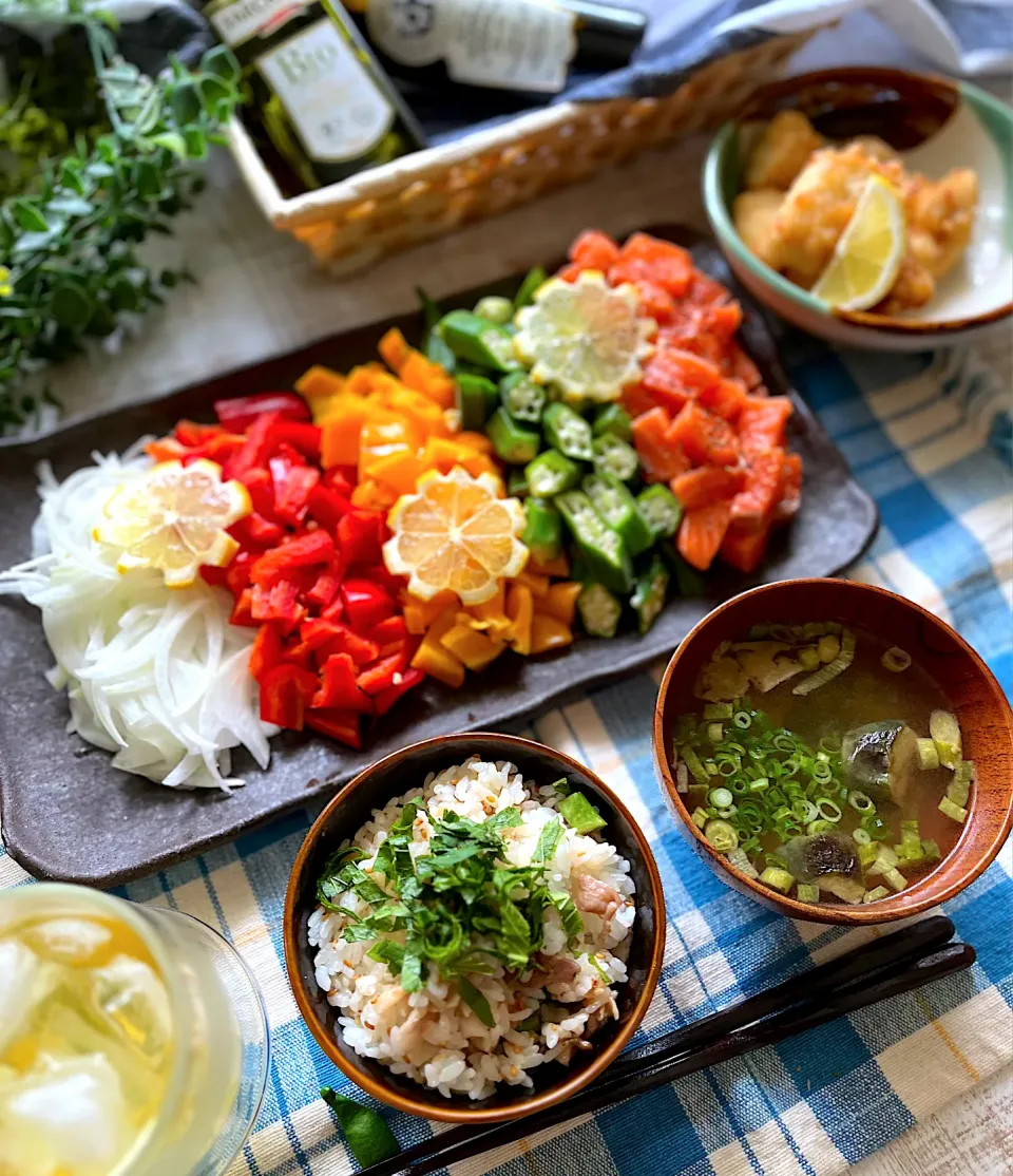 バラ肉と梅干しと大葉のご飯とコブサラダ|マーブルさん