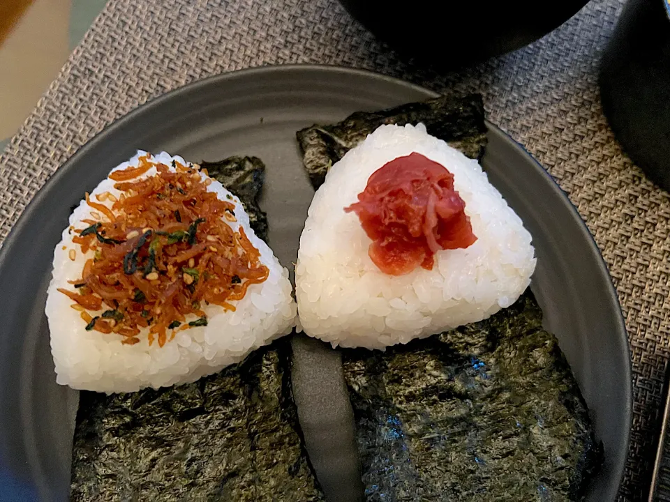 おにぎり🍙　ちりめん山椒&梅干し|yokoさん