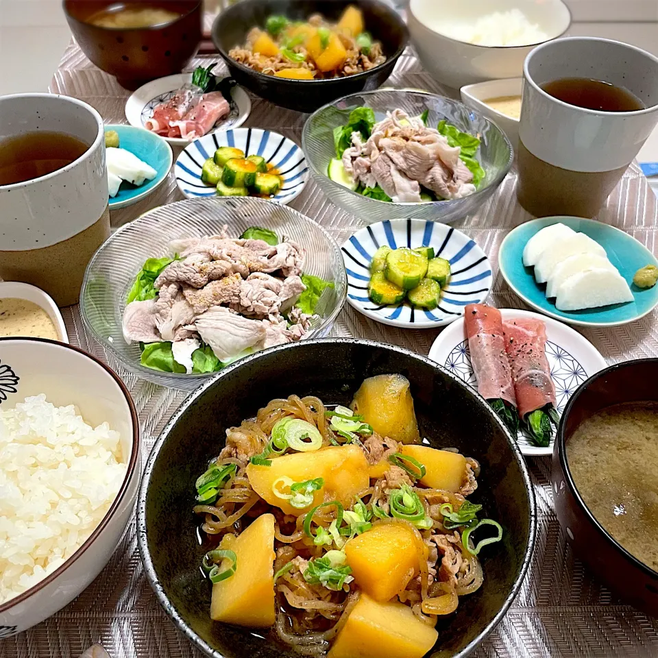 Snapdishの料理写真:肉じゃが定食🥔|こちちゃん💎🩷さん