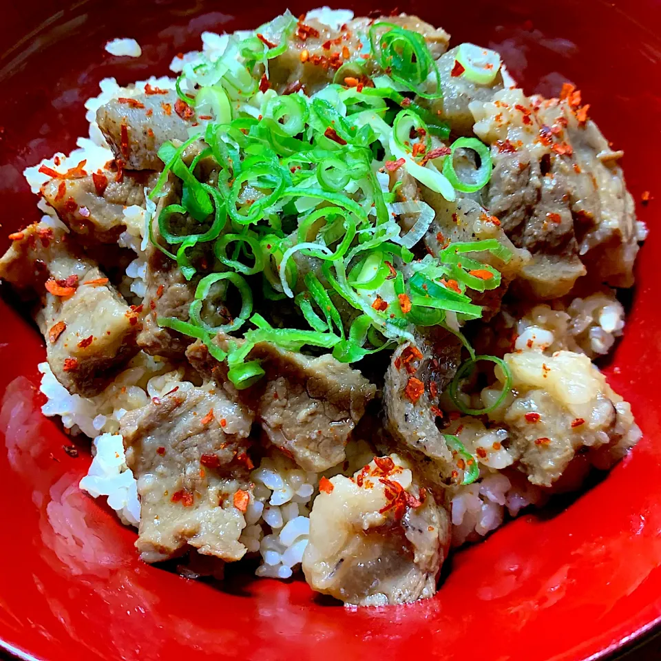 牛すじのどて煮丼^_^|きよっさんさん