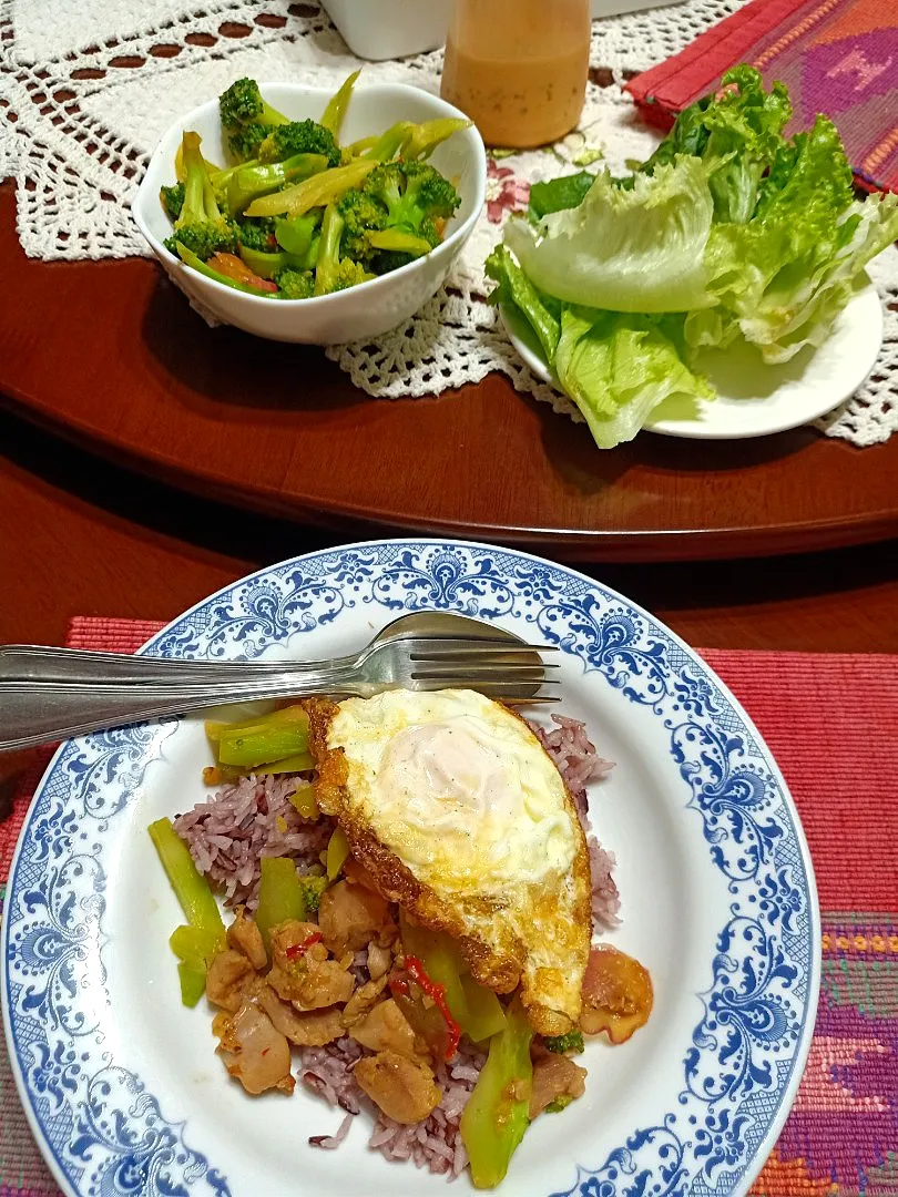 Homemade Brunch Today @ 🏠 
...
...
Go Green & Healthy 🥦🥚💚|An'leeさん