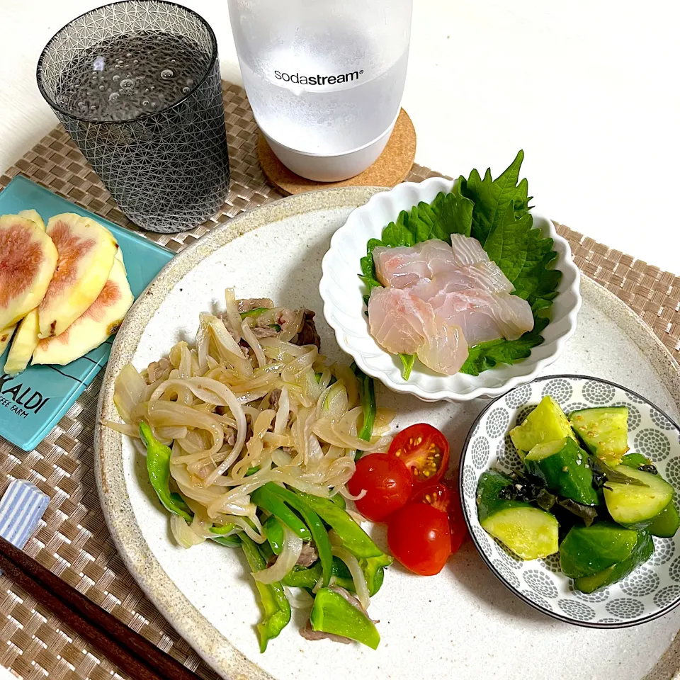 Snapdishの料理写真:8/15晩ご飯：野菜炒め＆漬け鯛|ななみんさん