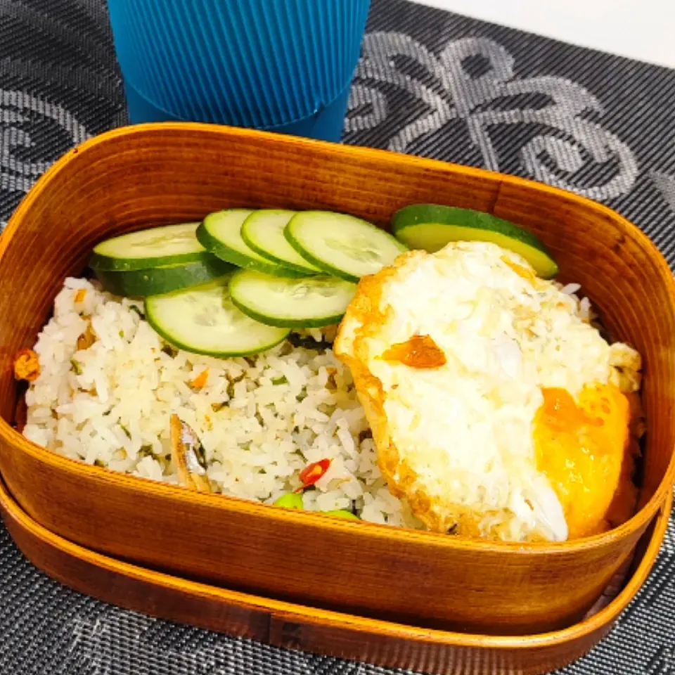 Snapdishの料理写真:Fried Rice with Cucumber and Egg|simatasepetさん