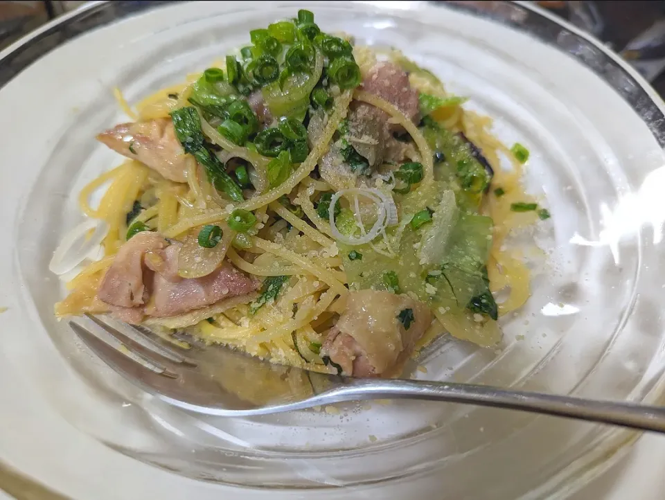 Snapdishの料理写真:鶏肉と香味野菜の和風ペペロンチーノ☆|けんさん