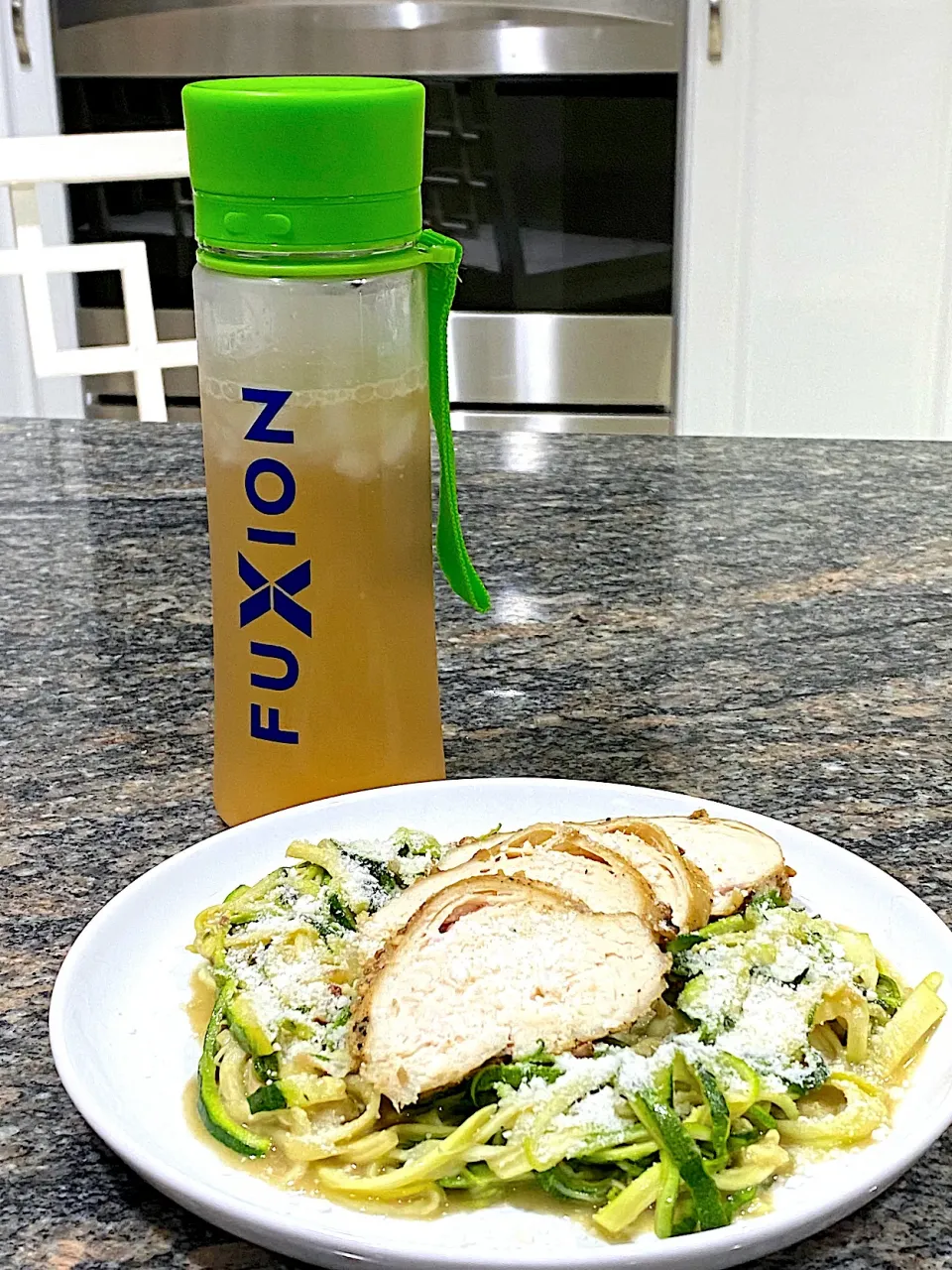 Zucchini spaghetti and broiled chicken - FUXION - OFF 😋👍|FitMomDoc19さん