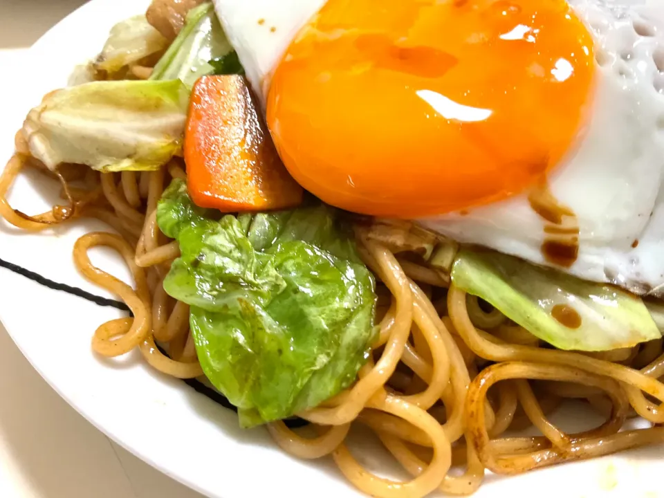 Snapdishの料理写真:朝焼きそば　麺は武藤製麺所の焼きそば用に打った細麺|Takeshi  Nagakiさん