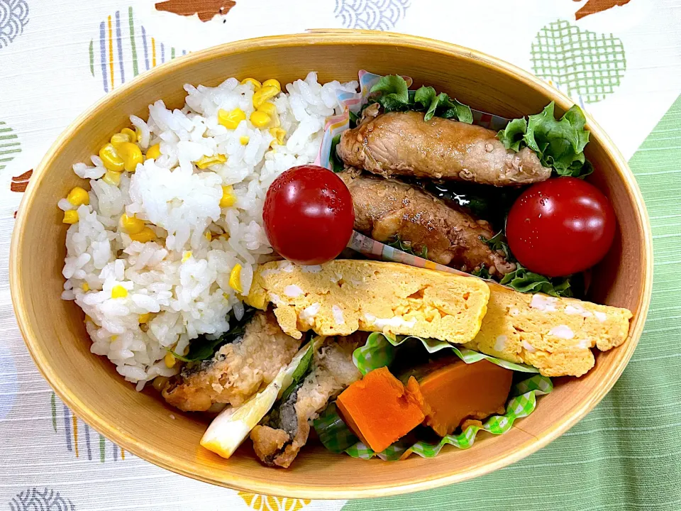 ごぼうの豚肉巻き、焼きサバ、玉子焼きよとうもろこしご飯🍱|なお🅿️さん