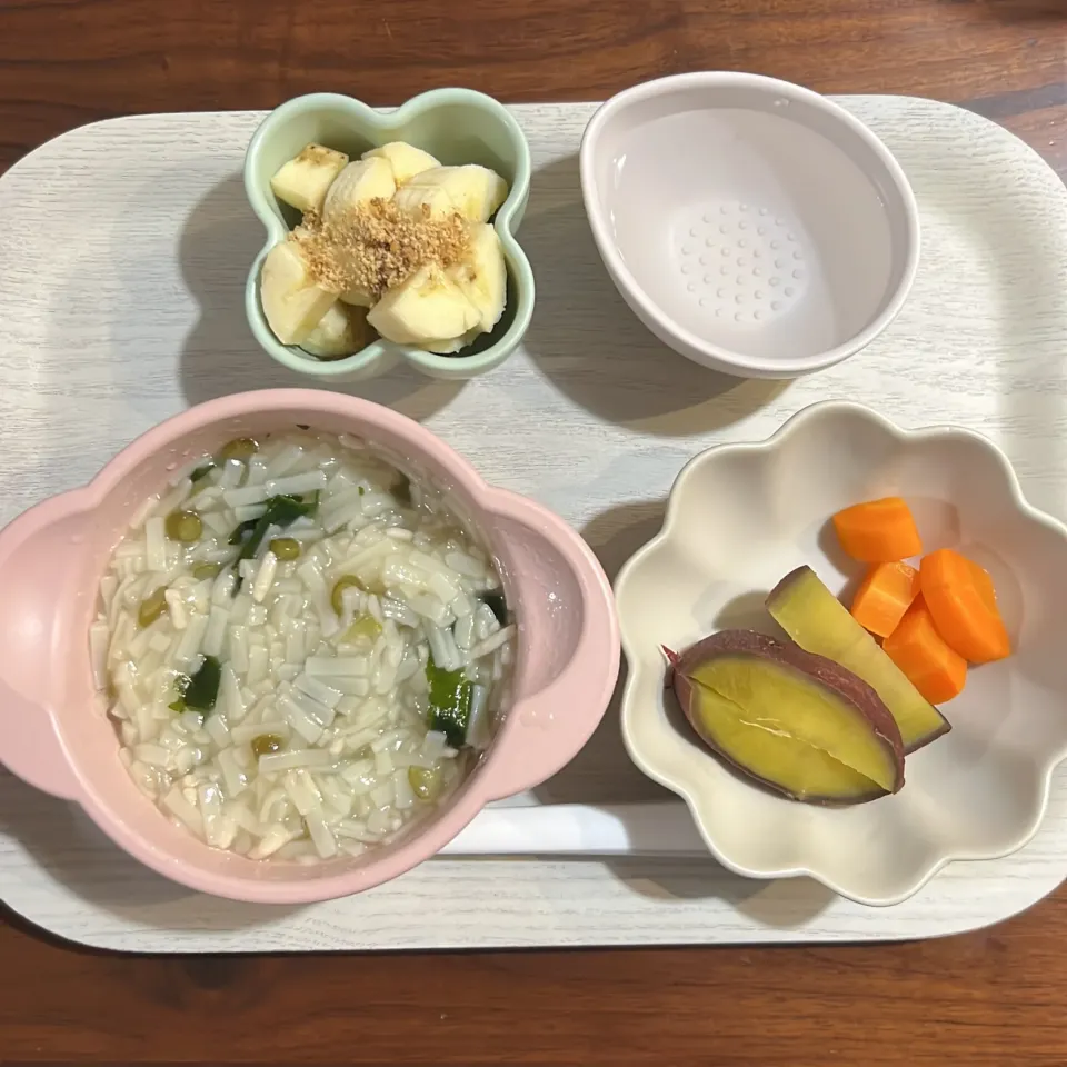 鶏ミンチと野菜のうどん、さつまいも、にんじん、バナナのごま和え、湯冷し|km2571さん