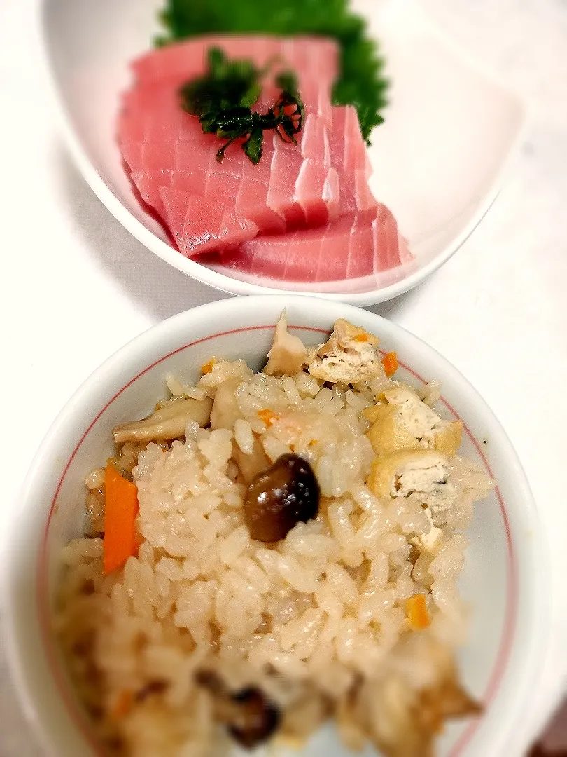 キノコの炊き込みご飯と鮪定食😊|スナックるみさん