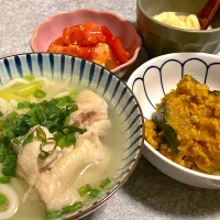 Snapdishの料理写真:鶏塩うどん🐓　カボチャそぼろ煮🎃　トマトサラダ🍅　茶碗蒸し🍵|あゆみさん