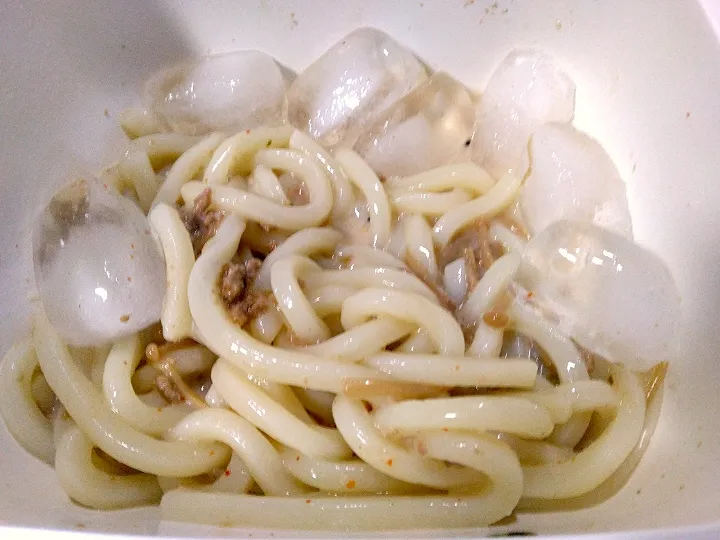 なめ茸と肉そぼろ入り胡麻ダレ冷やしうどん|darkbaronさん