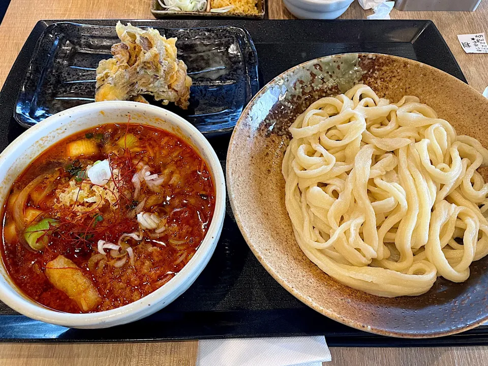 やみつきうま辛うどん|とみさんさん