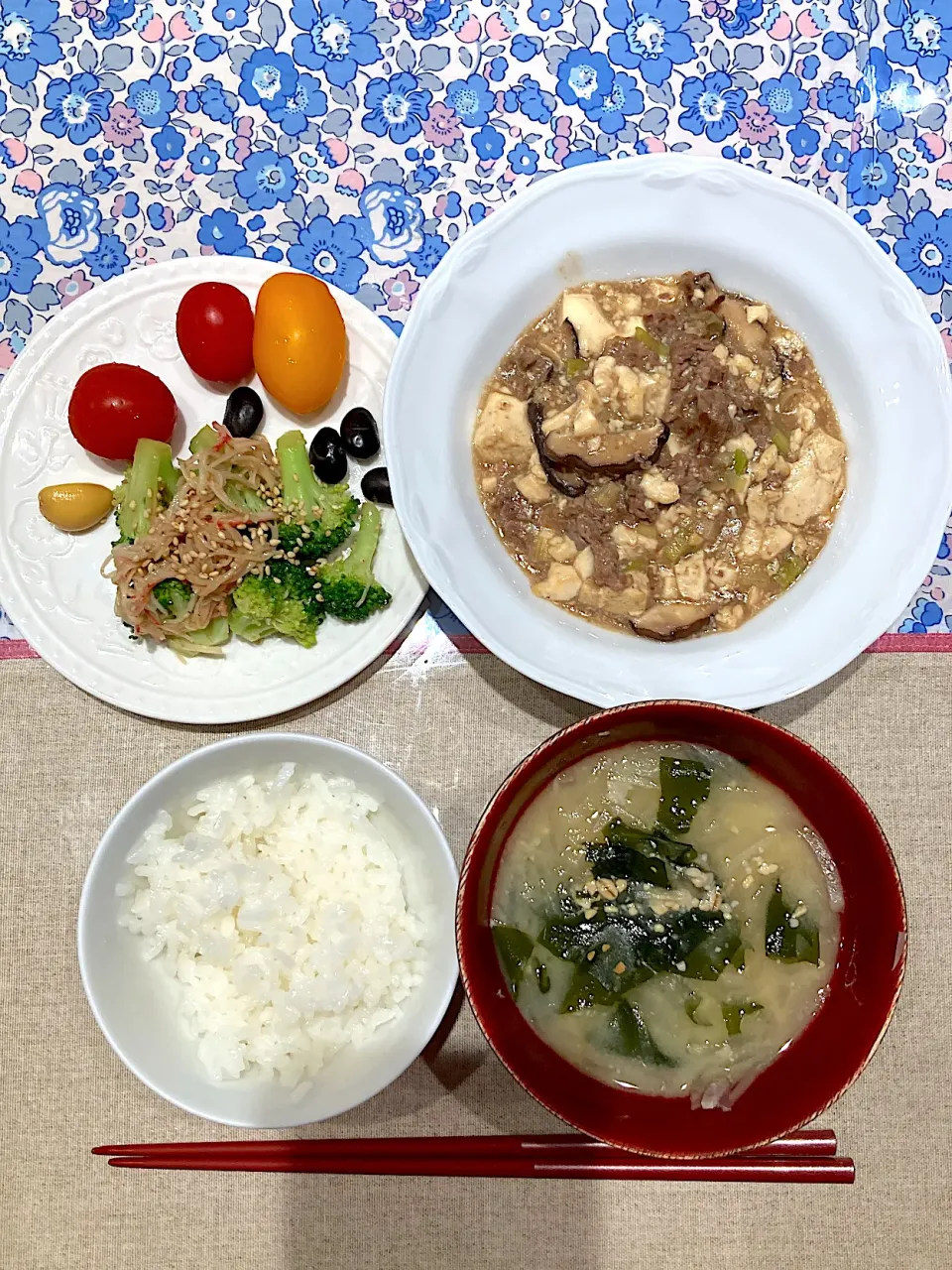 牛肉と豆腐のオイスターソース煮とカニカマブロッコリー|おしゃべり献立さん