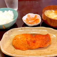 口の中でとろける焼き鮭定食|だいちさん