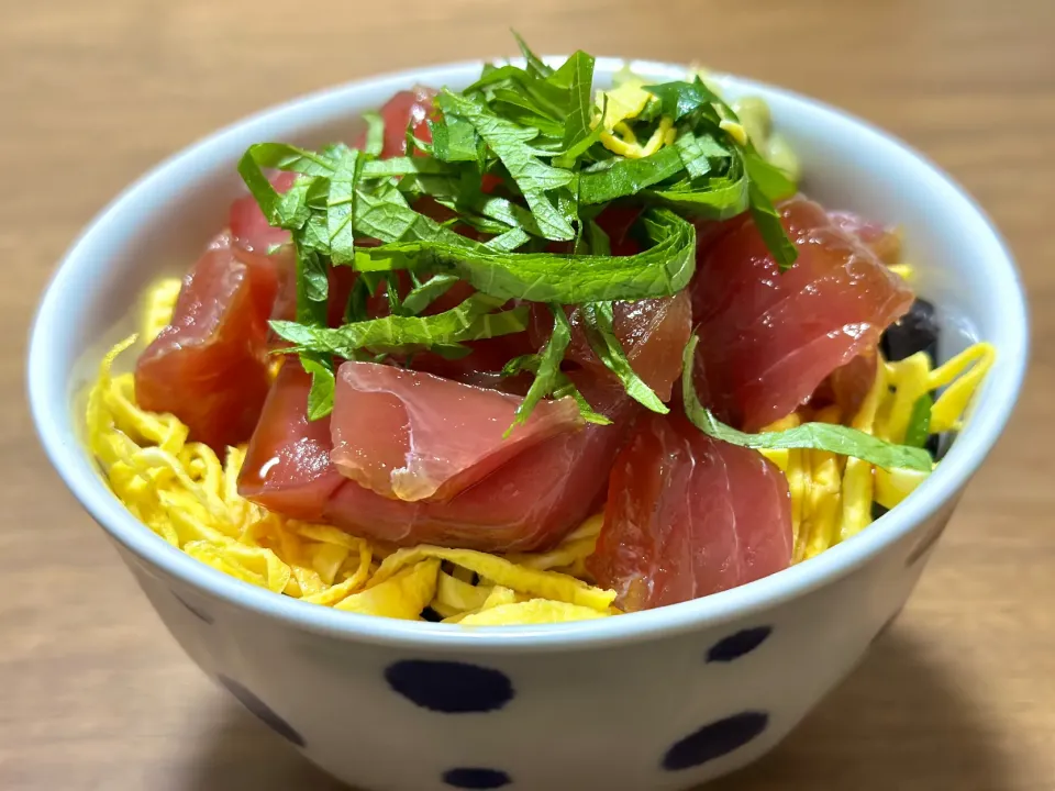 Snapdishの料理写真:漬けマグロ丼🍚|HALさん