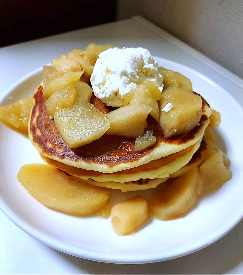 ホットケーキ　りんごの甘煮クリームチーズぞえ|あかね空さん