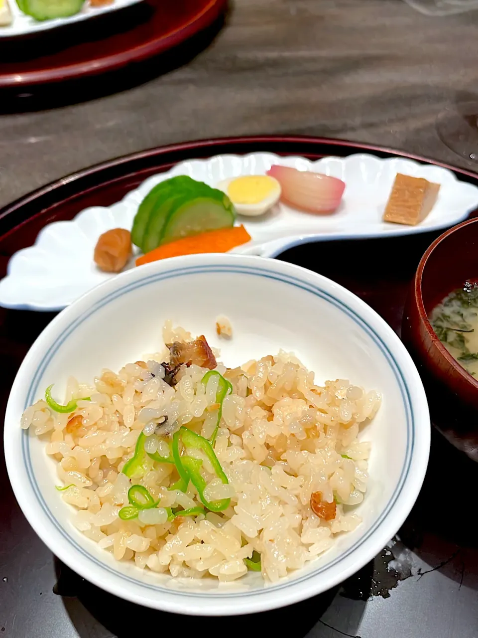 鱧と万願寺唐辛子の釜飯、浅漬、お味噌汁|Katy🌟さん