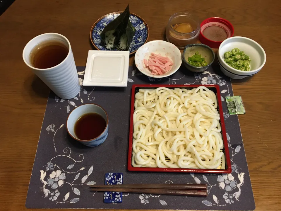 ざるうどん、糧、薬味、沢庵(昼飯)|enarinさん