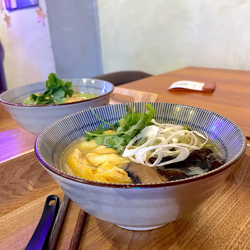 Chicken noodles dimensions with mixed fungus|skyblueさん