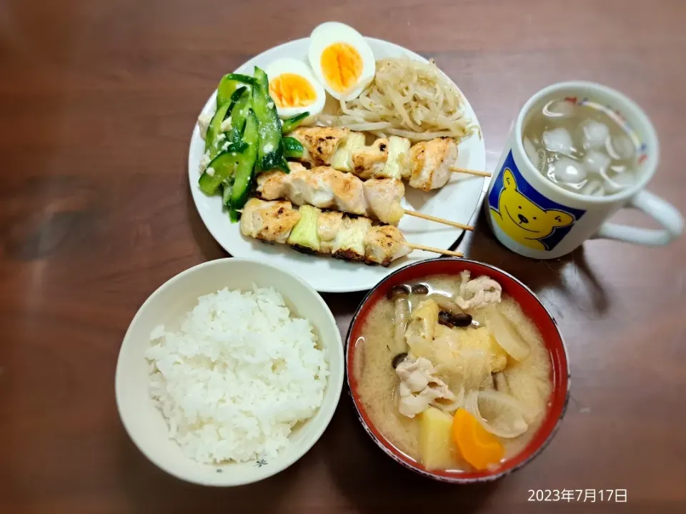 2023年7月17日の晩ご飯
焼き鳥
もやしのにんにく炒め
きゅうりと豆腐の和えもの
豚汁
焼酎水割り|ソラ♂のご飯さん