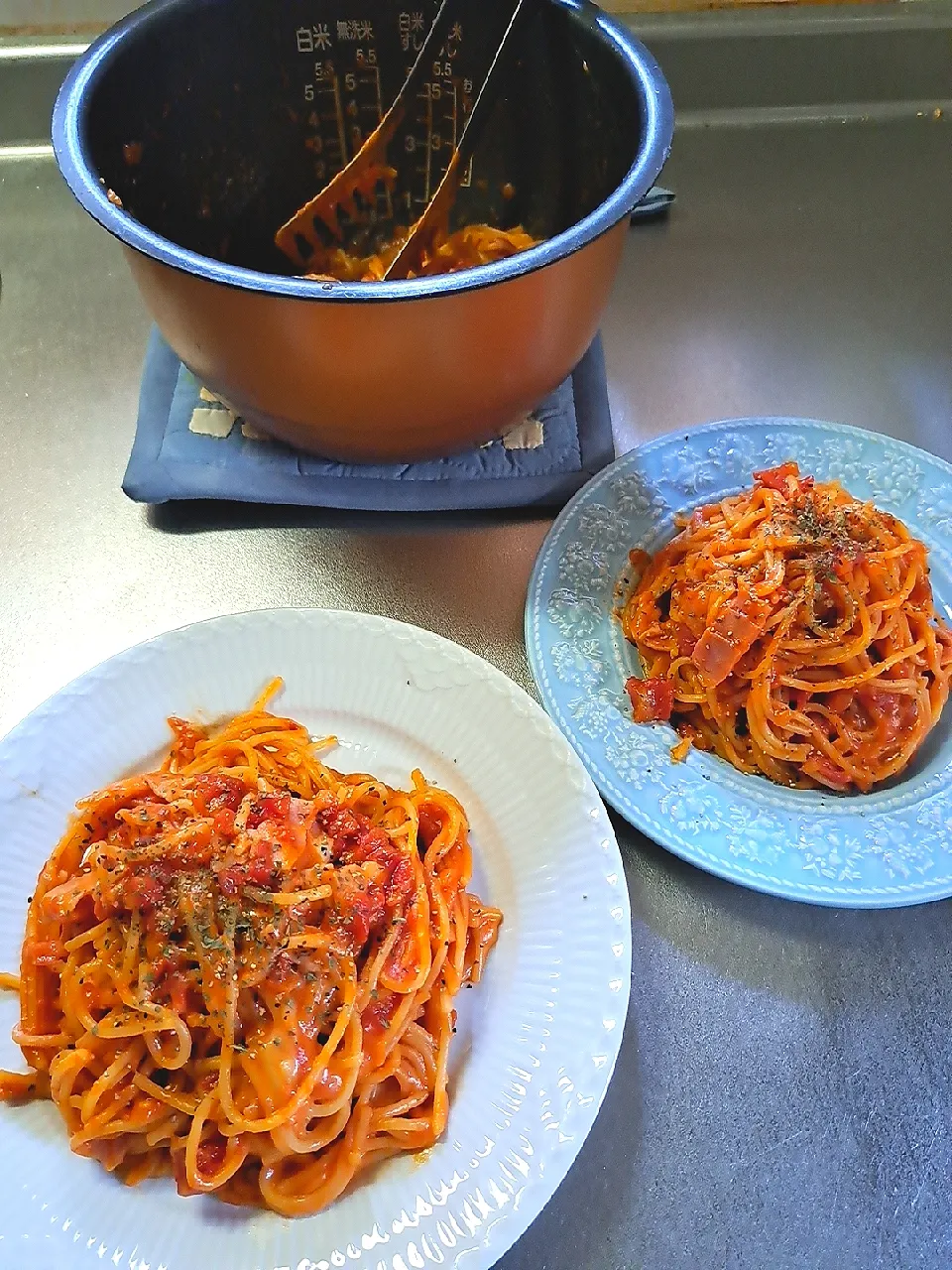 Snapdishの料理写真:炊飯器でトマトソースパスタ|Riapple🍎さん