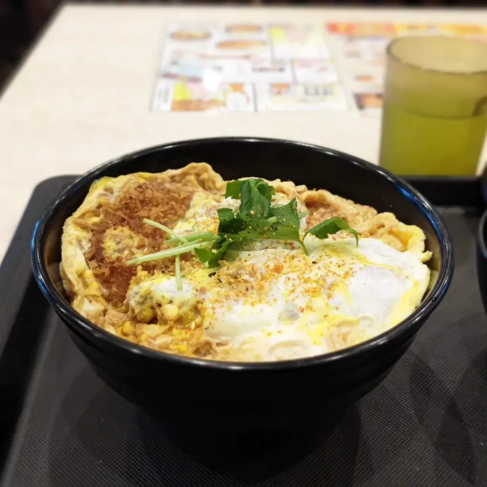 お昼はカツ丼！|Katsuraさん