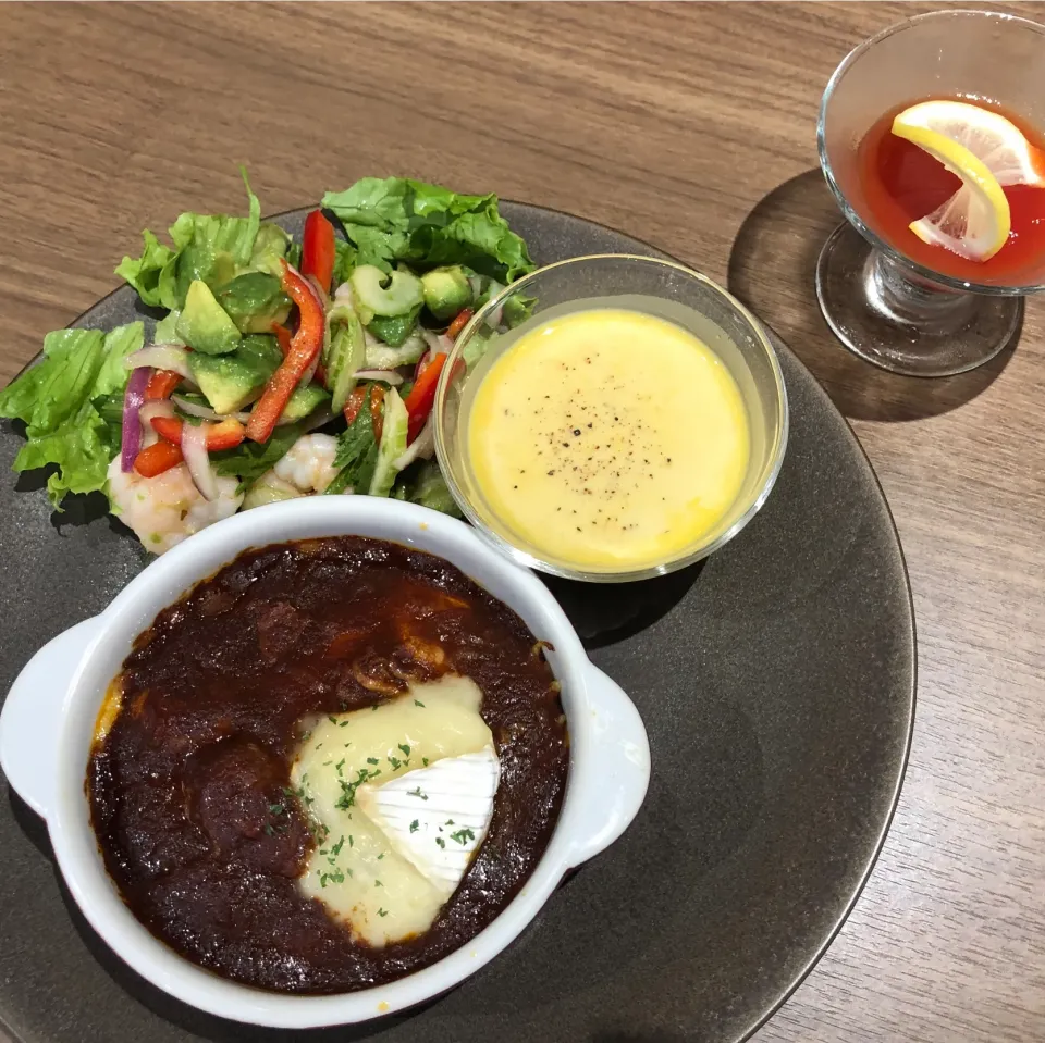 ポルチーニと牛肉のデミソースドリア
かぼちゃの冷製ポタージュ
セビーチェ風サラダ
トマトゼリー|Sumomoさん