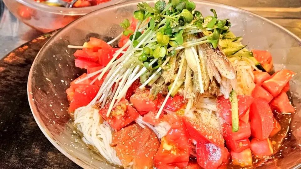 Snapdishの料理写真:暑い日はこれがいいんだ。夏野菜冷やしぶっかけそうめん|ちゃらりんこクック とっしー😋さん