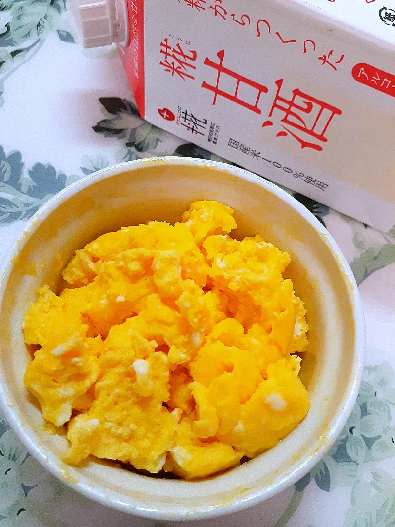 Snapdishの料理写真:🔷レンジdeふわふわスクランブル🐣🔷|@きなこさん